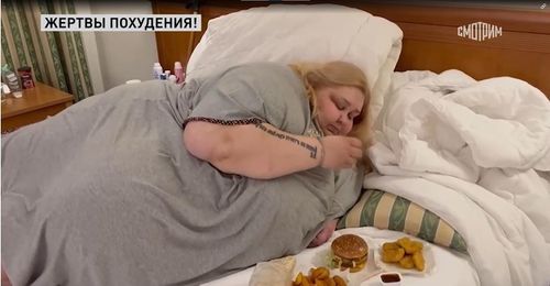 Постер «Не принимаю себя, вижу в зеркале балерину»: предсмертное интервью Ксении Моховой, весившей 300 кг