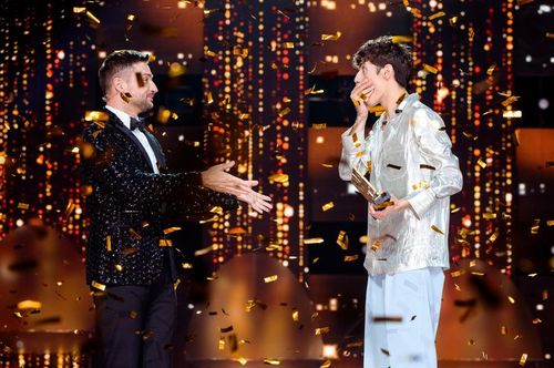 Постер Кто стал победителем пятого сезона шоу «Ну-ка, все вместе!» и выиграл 5 миллионов рублей?